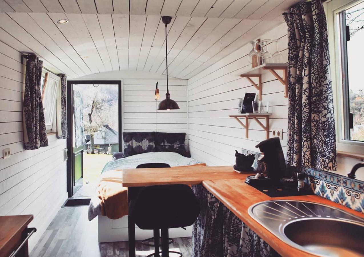La Roulotte De L'Atelier Apartment Дюрби Екстериор снимка