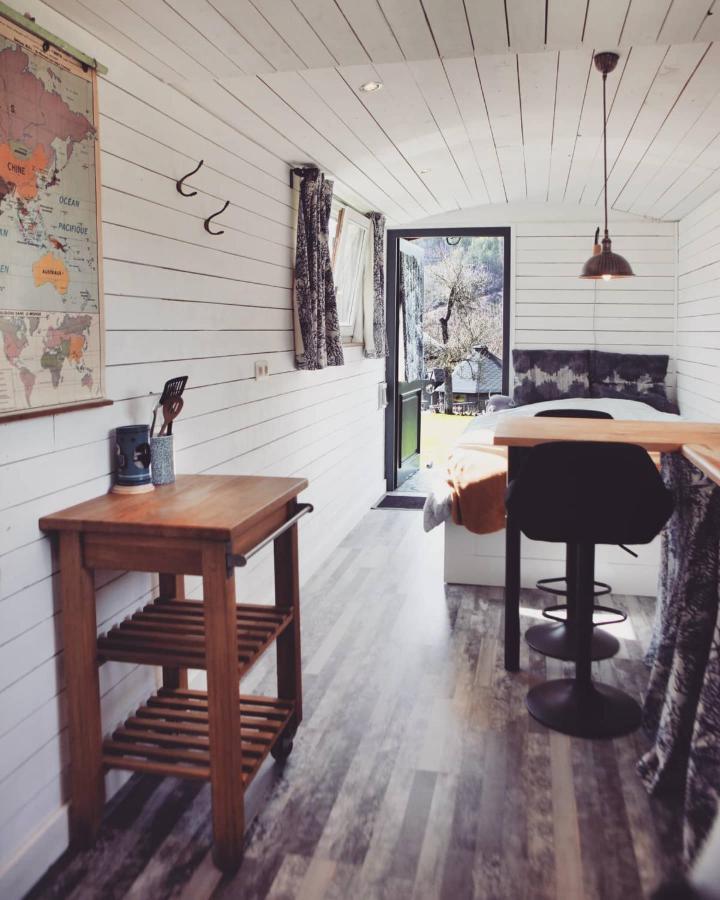 La Roulotte De L'Atelier Apartment Дюрби Екстериор снимка